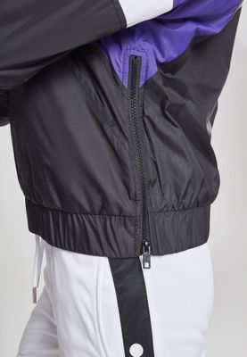 Three-color anorak lady