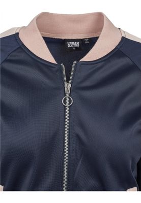 Jacket with push buttons on the arms of the lady