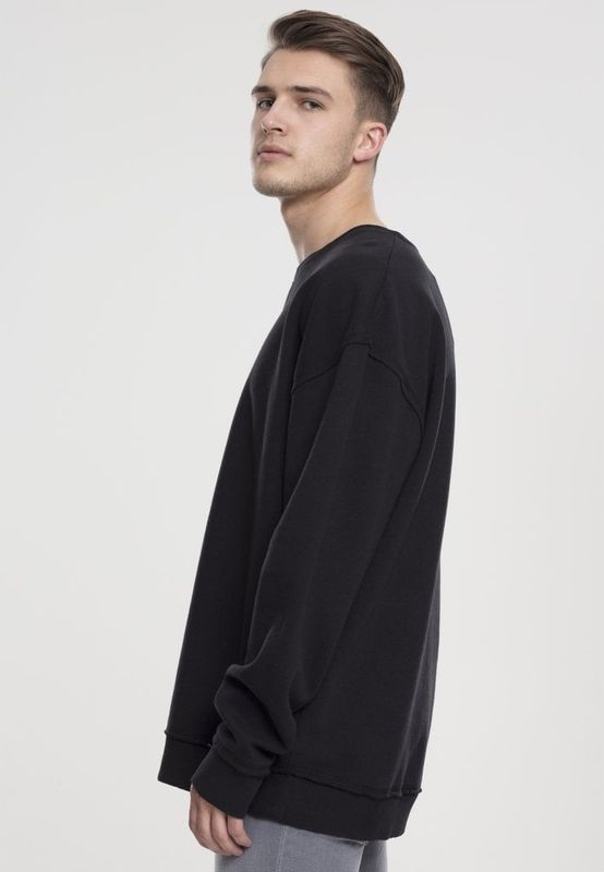 svart-oversize-sweatshirt-open-edge-2.jpg