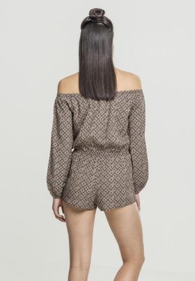 Long-sleeved jumpsuit with short pants