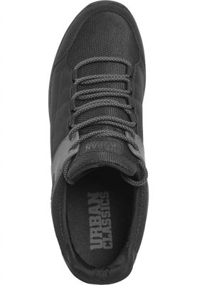 Black sneakers trend