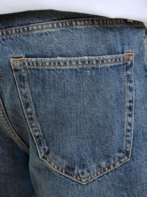Uppklippta jeansshorts från Jack & Jones