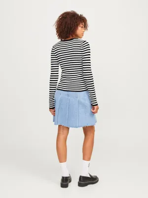 Randig ribbstickad top