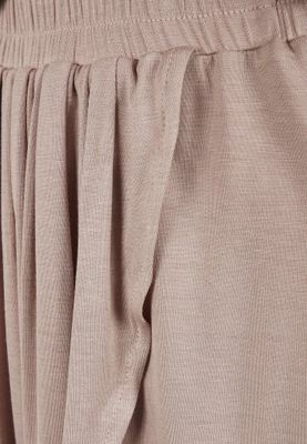 Short dress without shoulder straps