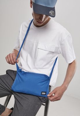 Men's jacket that can be folded into a small bag