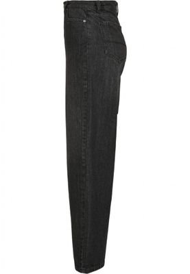 Jeans with a high waist and in the 90s style lady