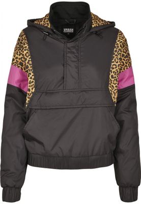 Black anorak with leopard pattern lady