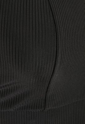 Black top with wrestler back lady