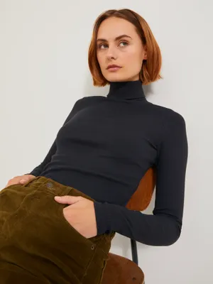 Svart ribbad turtleneck top