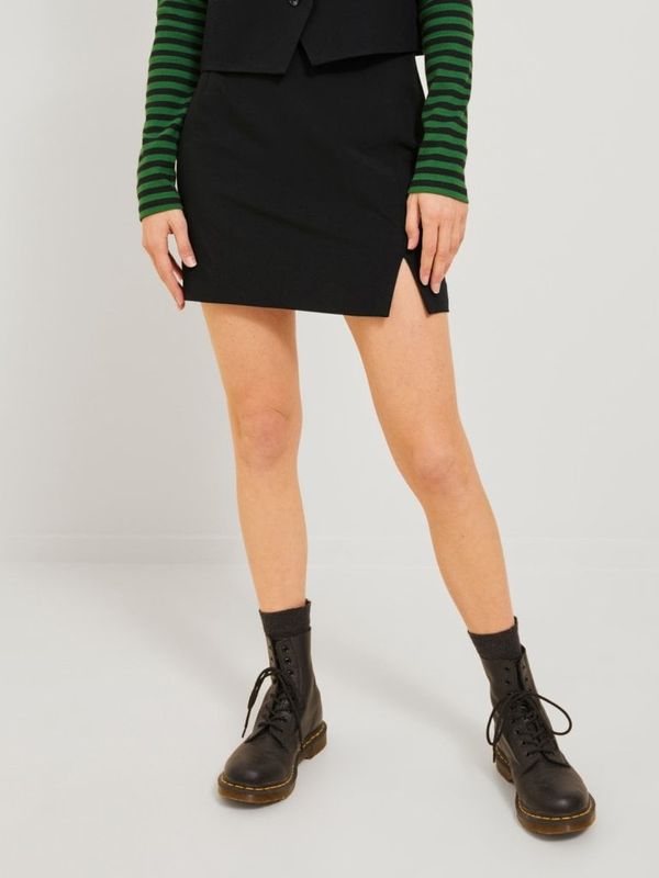 Stretchy short skirt with hidden zipper