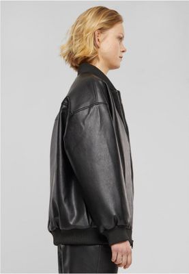 Elegant leather jacket for women with a stylish design