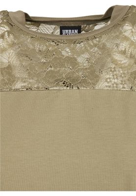 Oversize top with lace