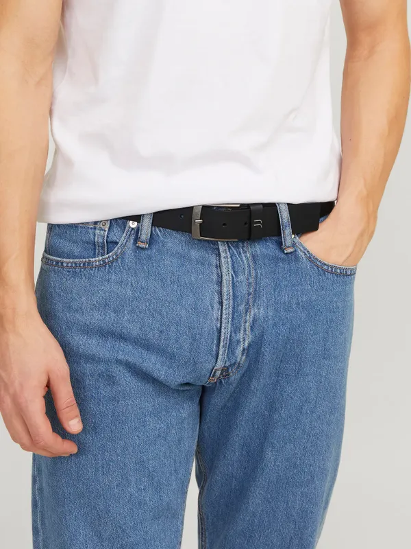 JAqXgX4KG9TLM_003