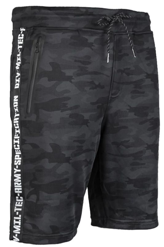 Training shorts in darkcamo