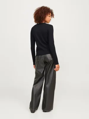Rundhalsad stickad tröja dam slim fit