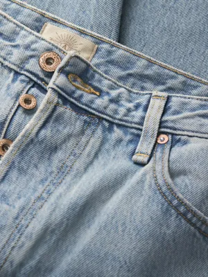 Coola jeansshorts i ekologisk bomull med revor