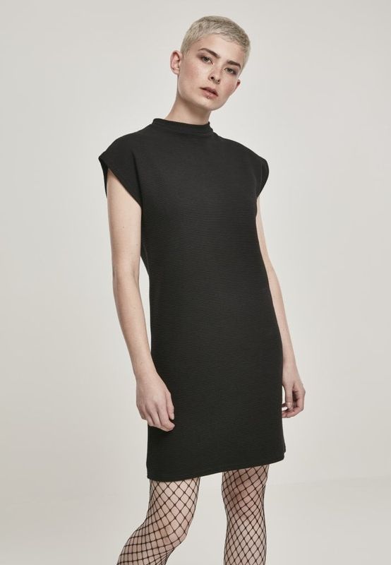 Short dress with wide shoulders