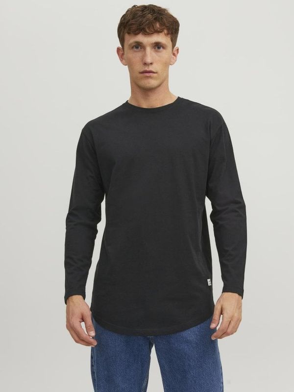 Black longsleeve in relaxed fit