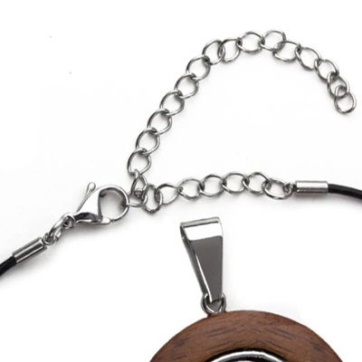 "Eye of Horus" trähänge halsband