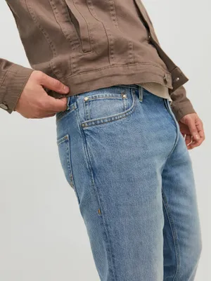 Ljusblå stentvättade tapered fit jeans - MIKE