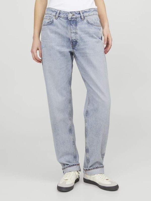 Light blue straight fit jeans for women