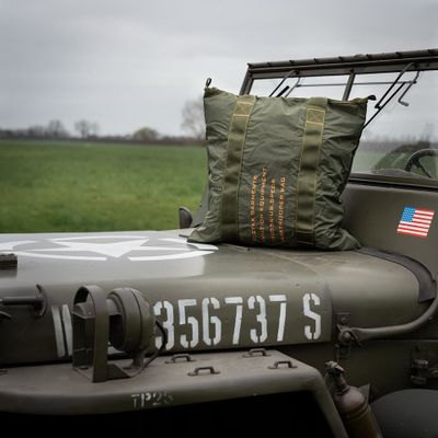 Paratrooper tote bag