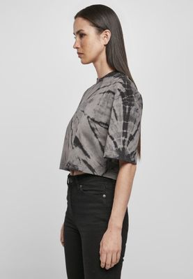 Kort t-shirt oversize og batikmønster