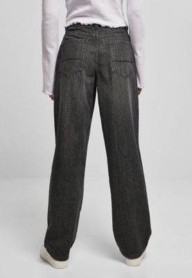 Jeans with a high waist and in the 90s style lady
