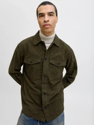 Avslappnad overshirt med skjortkrage