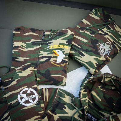 101st Airborne Eagle camo zipped hoodie