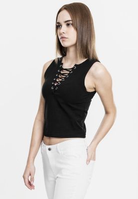 Short top with lace