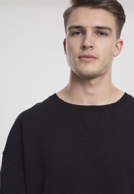 Black oversized sweatshirt open edge