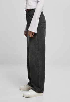Jeans with a high waist and in the 90s style lady
