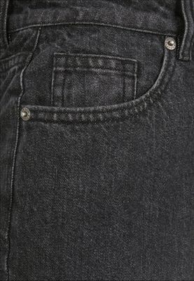 Jeans with a high waist and in the 90s style lady