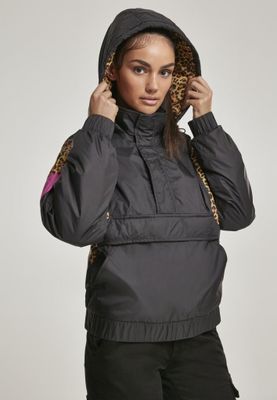 Black anorak with leopard pattern lady