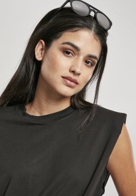 Top with wide shoulders