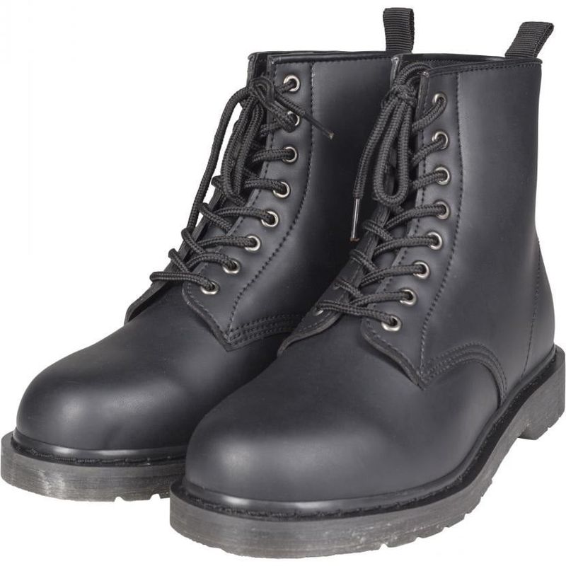 Boots in artificial leather