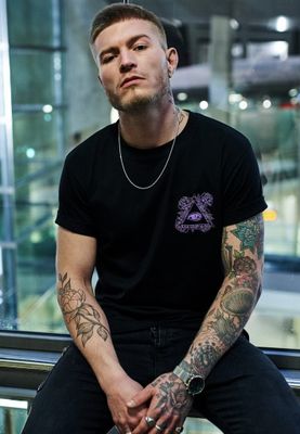 Purple views T-shirt