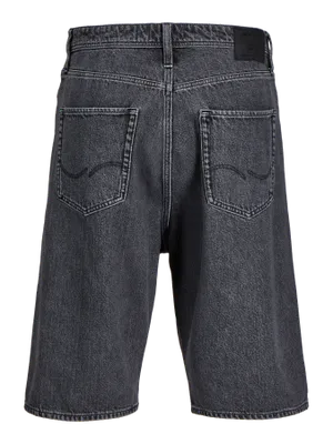 Klassiska svarta jeansshorts för män i denim