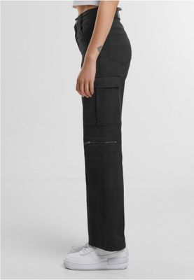 Practical women's cargo pants with extra pockets