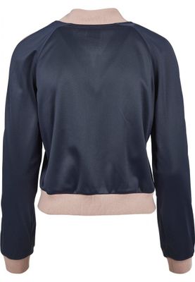 Jacket with push buttons on the arms of the lady