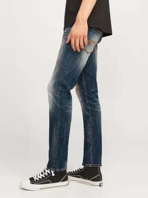 Mörka slim fit jeans med stentvättad yta - GLENN