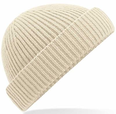 Short knitted beanie