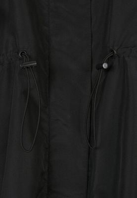 Lightweight jacket that can be packed into a backpack
