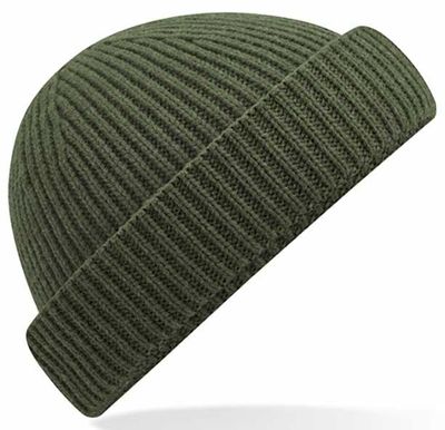 Short knitted beanie