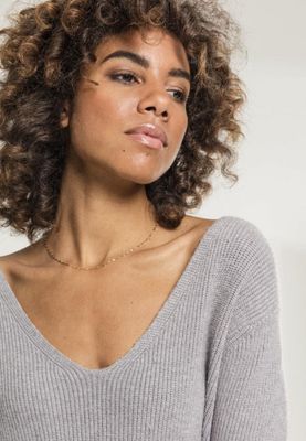 V-neck sweater with lace in the back lady