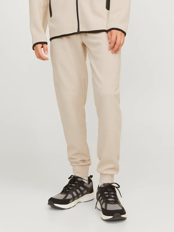 Ljusbeige slim fit joggingbyxa