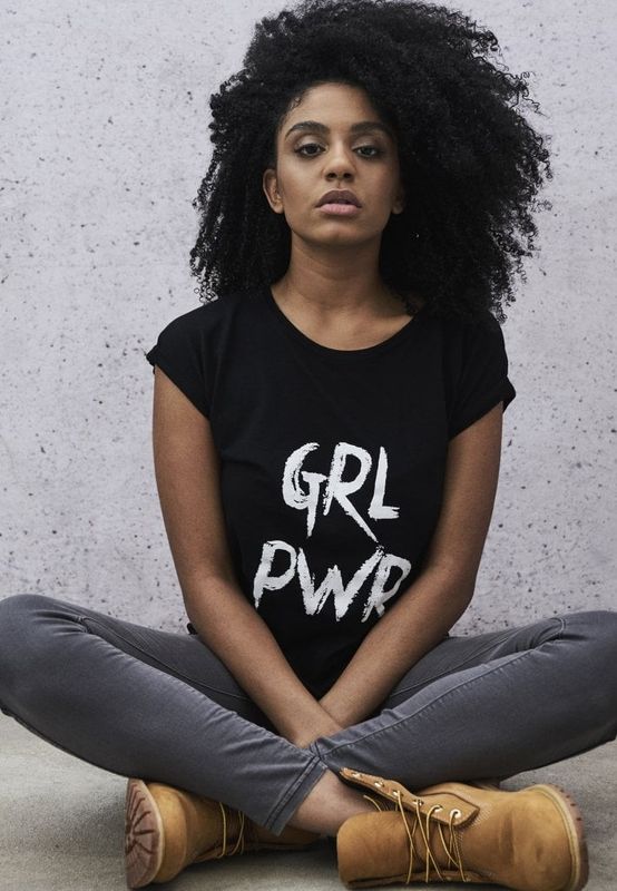 svartt-shirtdamgirlpower-1.jpg