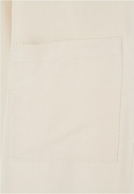 One -colored oversize shirt lady