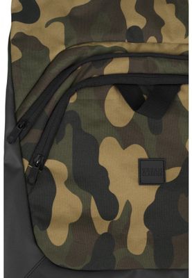 Gym bag with pockets